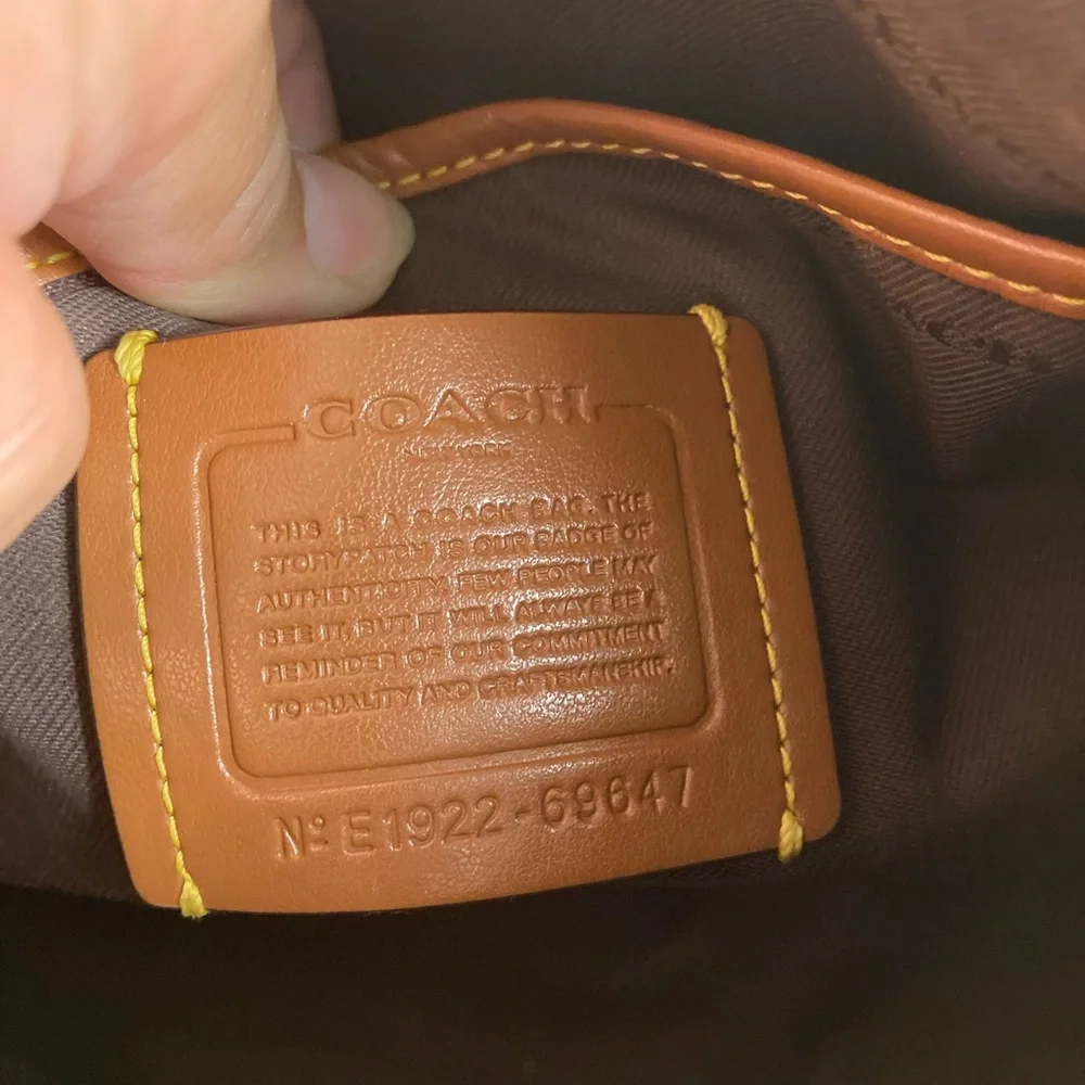 Coach Women's 69647 Stripes tote  Crossbody - Picture 3 of 8